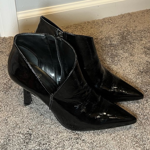 Vince Camuto Black Dress Bootie, Size 9 EUC - Picture 4 of 8